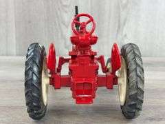 IH McCormick Farmall 350 WF, 1/16, Custom