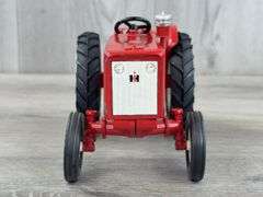 International 606 WF, 1/16, Custom, 3 PT., Fender & Shifter Broken Off, Fender Included