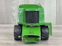 John Deere 9500 Combine, 1/28, 2 Heads, Ertl