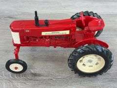 IH McCormick Farmall 350 WF, 1/16, Custom