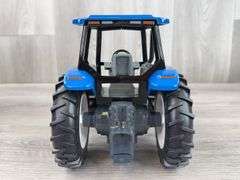 New Holland 8260 MFD, 1/16, 1997 NFTS, Toy Farmer