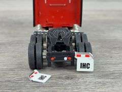 International Truck-DCP W/Refrigerated Trailer Bank-Liberty Classics Limited Edition, 1/64, Mudflap Not Attached