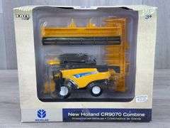 New Holland CR9070 Combine, 1/64, Ertl Britains