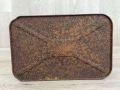 John Deere Type 303 Special Purpose 2 Gallon Oil Container, Empty