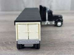 International Navistar & Kenworth T600A Trucks W/Bottom Dump Grain Trailers, 1/64, Ertl