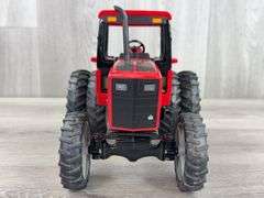 International 3688 MFD Duals, 1/16, Ertl