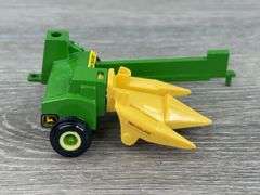 4 John Deere Forage Harvesters, 1/64, Ertl, 1 Missing Spout