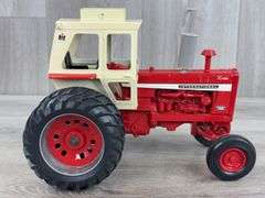 International Farmall 1456 WF Duals, 1/16, Custom