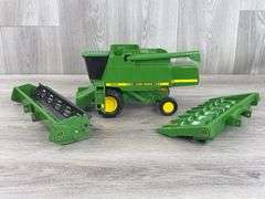 John Deere 9500 Combine, 1/28, 2 Heads, Ertl
