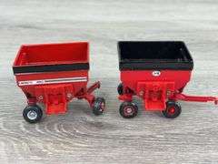 7 Grain Hopper Wagons, 1/64, Ertl