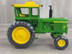 John Deere 4520 Diesel W/Cab WF, 1/16, Toy Farmer