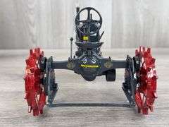 McCormick-Deering Farmall Regular, 1/16, Precision Series 1