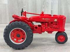 IH McCormick Farmall Super M-TA NF,  1/16, Toy Farmer