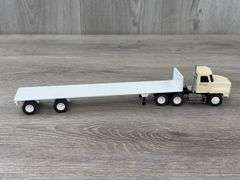 Peterbilt John Deere & Mack CH600  Penjoy Trucks & Flatbed Trailers, 1/64, John Deere Custom