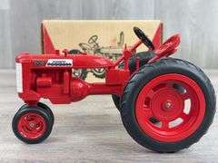 McCormick Farmall 230 NF, 1/16, Florida Classic Farm Toy