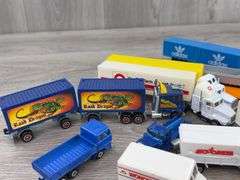 Matchbox, Shinsei, Yatming, Hot Wheels Tractor Trailers & Vans, 1/64