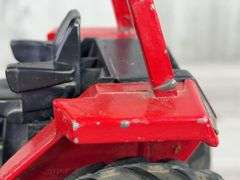 International 886 WF, 1/16, Ertl, ROPS Has Been Repaired