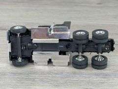 International Navistar & Kenworth T600A Trucks W/Bottom Dump Grain Trailers, 1/64, Ertl