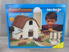 Farm Dairy Barn Set, 92 Pieces, Ertl, Items Missing, Not Complete