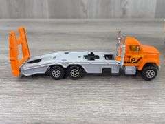 Dump, Flatbed & Utility Trucks, 1/64, Ertl, Matchbox & Majorette