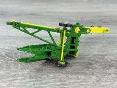 Minneapolis Moline, New Idea, John Deere & IH McComick 1 Row Corn Pickers, 1/43, Ertl