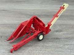 Minneapolis Moline, New Idea, John Deere & IH McComick 1 Row Corn Pickers, 1/43, Ertl