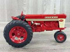 IH McCormick Farmall 460 NF, 1/16, Ertl