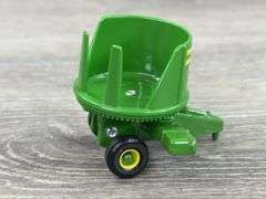 6 Round Balers & 1 Bale Processors, 1/64, Ertl, John Deere, International, Vermeer, Deutz-Allis, Some Missing Bales