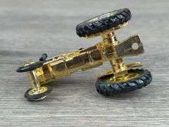 Gold Ford 901 Powermaster NF-Ertl Collectibles & John Deere 60 WF-Ertl, 1/64