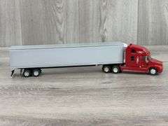 Truck W/SpecCast Refrigerated Trailer, 1/64