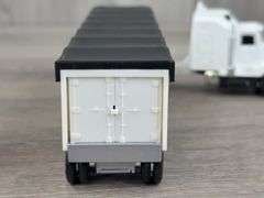 International Navistar & Kenworth T600A Trucks W/Bottom Dump Grain Trailers, 1/64, Ertl