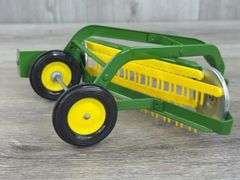John Deere Hay Rake, 1/16, Ertl, Missing Gear