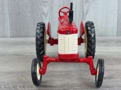 IH McCormick Farmall 350 WF, 1/16, Custom