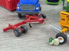 John Deere, Case International, Oliver& Minneapolis Moline Parts, Trucks, Trailers & Implement Parts, International 660 Toy Farmer Empty Box, 1/64