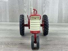 IH McCormick Farmall 460 NF, 1/16, Ertl
