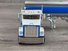 International Truck W/Tanker, 1/64