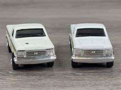 2 John Deere, Case IH, Caterpillar & Ford New Holland  Pickups, 1/64, Caterpillar-Norscot, Rest Ertl