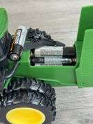 John Deere 8960 4WD Duals W/Wagon, 1/32, Battery Operated