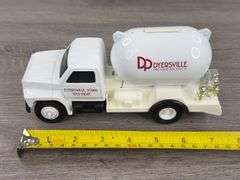 Ford Dyersville Propane Products Propane Truck, 7 1/2”, Ertl Collectibles