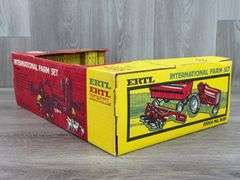 International 544 Farm Set, 1/16, Ertl, Missing Cows