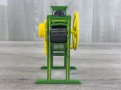 John Deere Antique Corn Sheller, 1/8, Ertl, Power House Farm Series