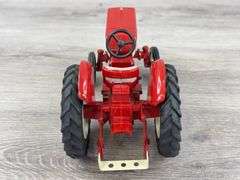 International 340 WF Utility, 1/16, Ertl, Seat Has Been Painted