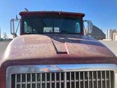 1994 International 9400 Semi with 3500-Gal Tank Skid