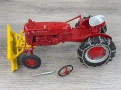 IH McCormick Farmall Cub W/Snow Blade & Chains, 1/16, SpecCast