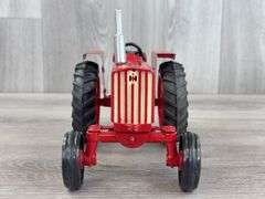 IH McCormick Farmall 806 WF, 1/16, Custom