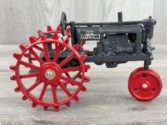 McCormick-Deering Farmall F-12, 1/16