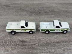 2 John Deere, Case IH, Caterpillar & Ford New Holland  Pickups, 1/64, Caterpillar-Norscot, Rest Ertl