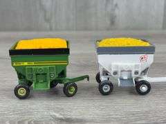 9 Grain Hopper Wagons, 1/64, Ertl