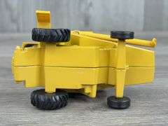 New Holland Combine, 1/64, Ertl, 2 Heads