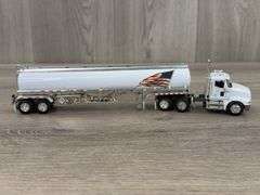 International Truck W/Tanker, 1/64, DCP, Missing Mirror